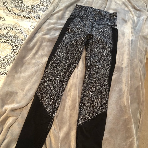 lululemon athletica Pants - Lululemon 25” tights
